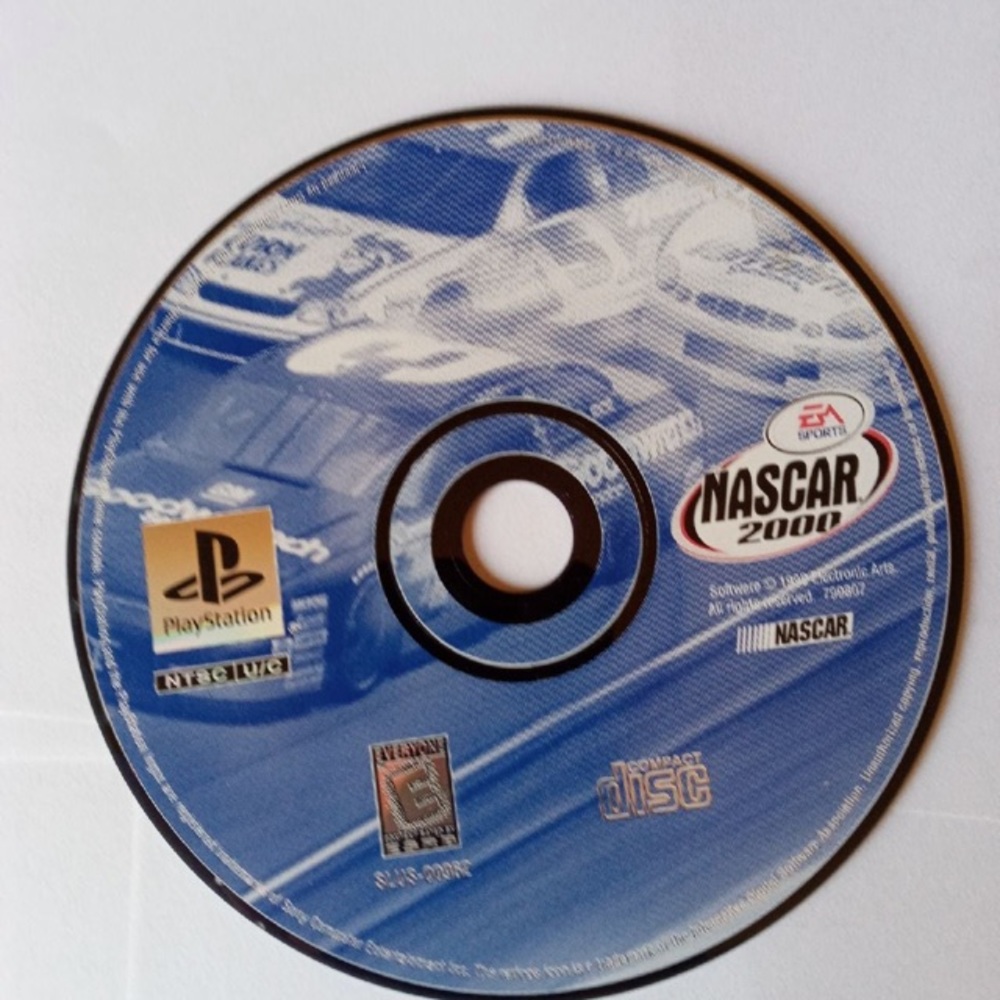 NASCAR 2000 GameCube - Picture 2 of 3